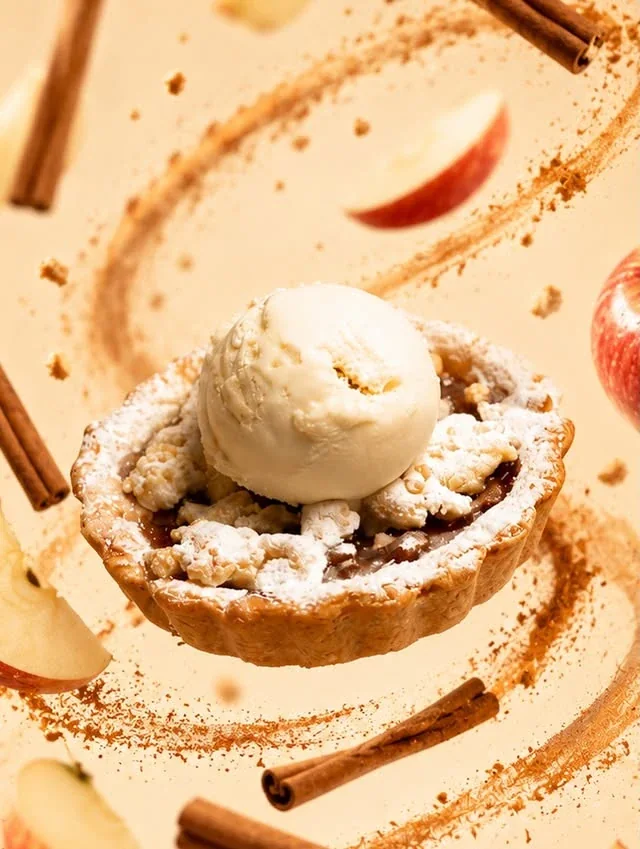 coBrew elmalı tart ve dondurma sunumu